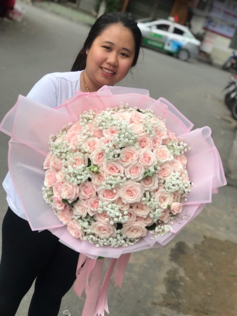 Bó hoa hồng kem valentine