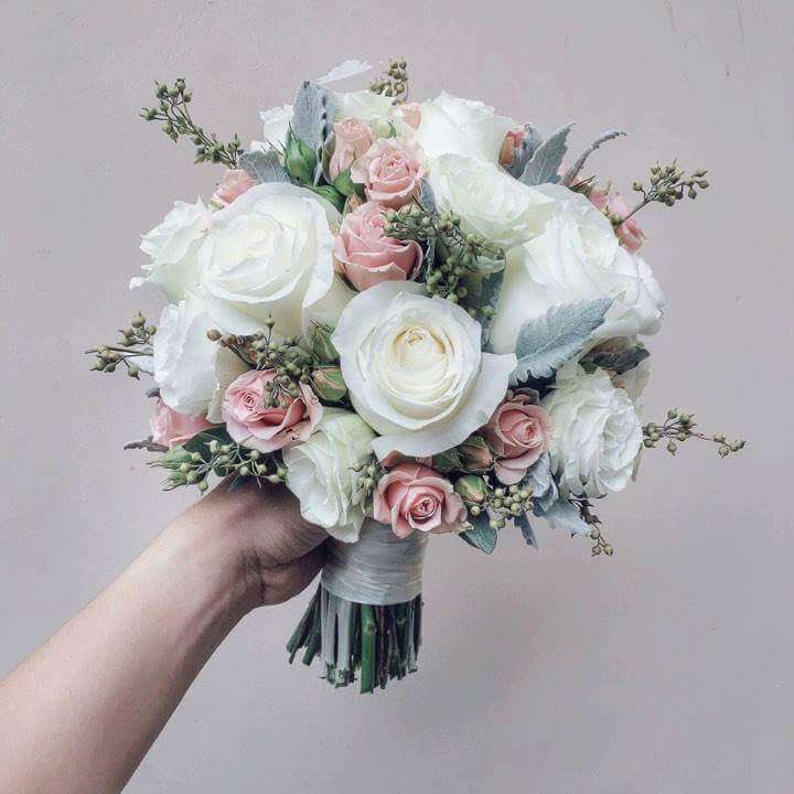 Mẫu bó hoa cưới tại shop hoa ở Dầu Giây, Thống Nhất, Đồng Nai