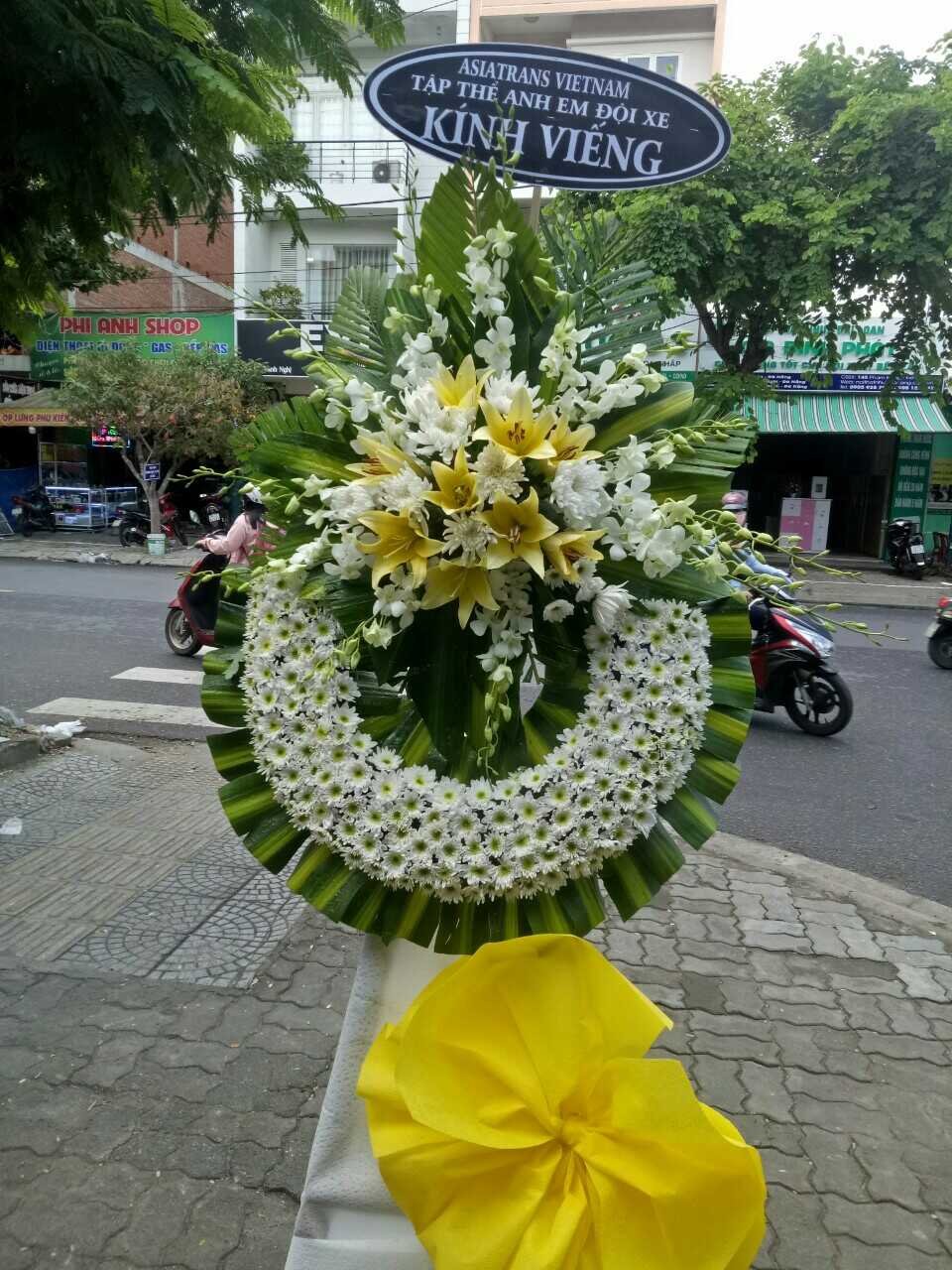 Mẫu hoa chia buồn tại tiệm hoa Mỹ Đức, Hà Nội 