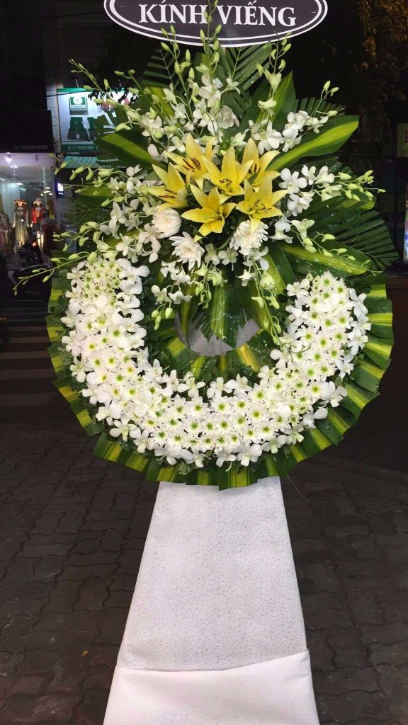 Kệ hoa đám tang ý nghĩa tại Shop hoa tươi Lộc Thắng, Bảo Lâm, Lâm Đồng