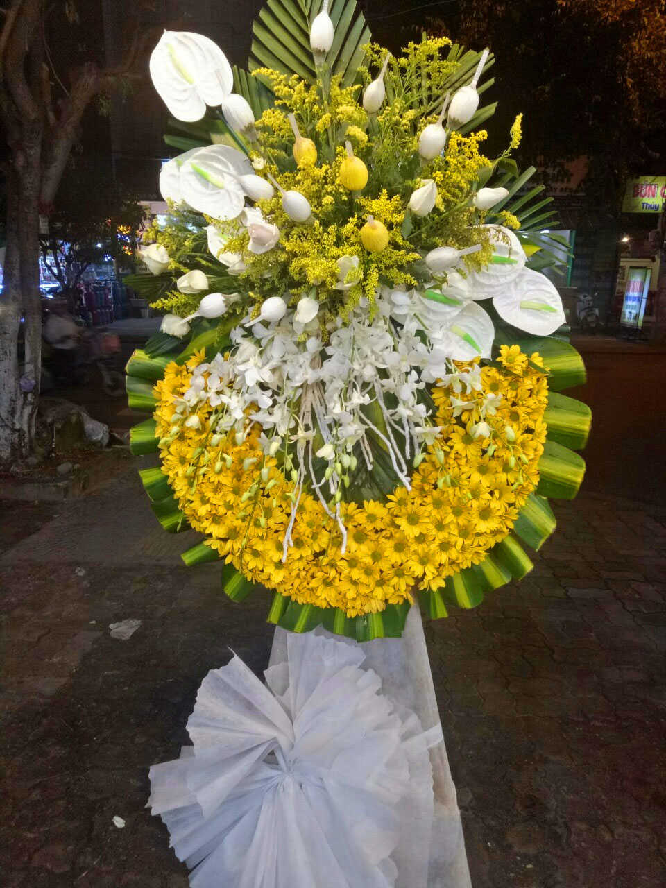 Các mẫu hoa tang lễ trang trọng tại shop hoa tươi huyện An Dương, Hải Phòng 