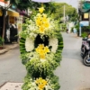 vong hoa chia buon mau trang 3 tang