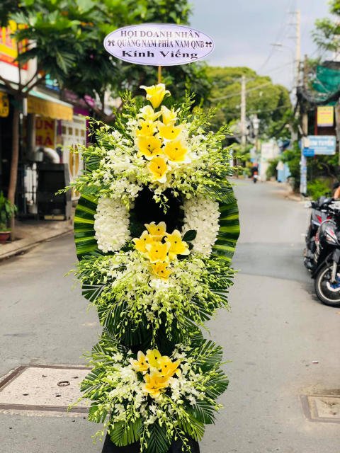Mẫu hoa chia buồn tại tiệm hoa Ứng Hòa, Hà Nội 