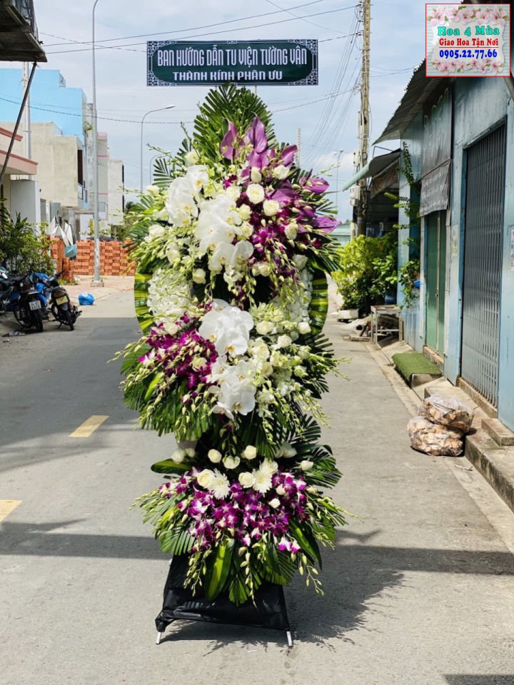 Mẫu hoa chia buồn tại tiệm hoa huyện Thanh Hà, Hải Dương