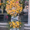 hoa đám tang lễ hiện đại màu vàng