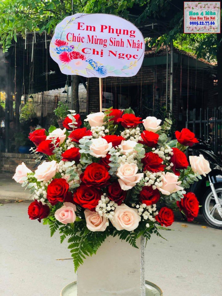 Mẫu Hoa khai trương tại điện hoa huyện Phúc Thọ, Hà Nội