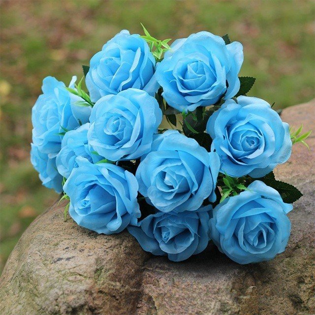 Hoa hồng xanh được lựa chọn sử dụng trong những dịp lễ đặc biệt