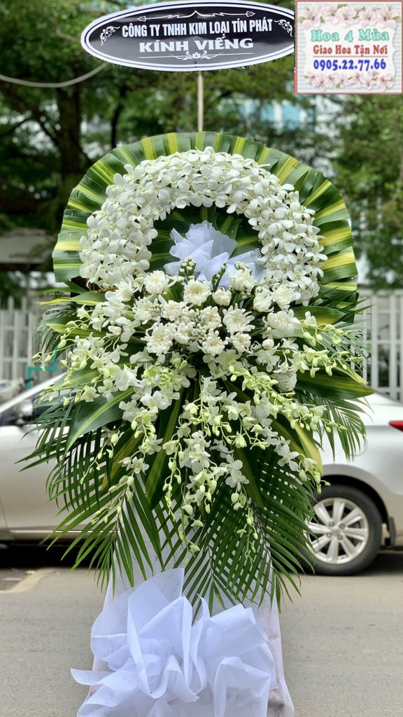 Mẫu hoa tang lễ tại shop hoa quận Đống Đa, Hà Nội